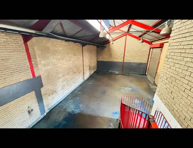 183M² WAREHOUSE TO LET IN ROBERTVILLE